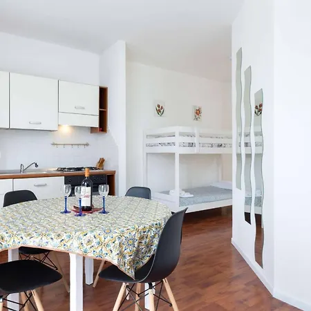 8 - Bilocale A In Collina